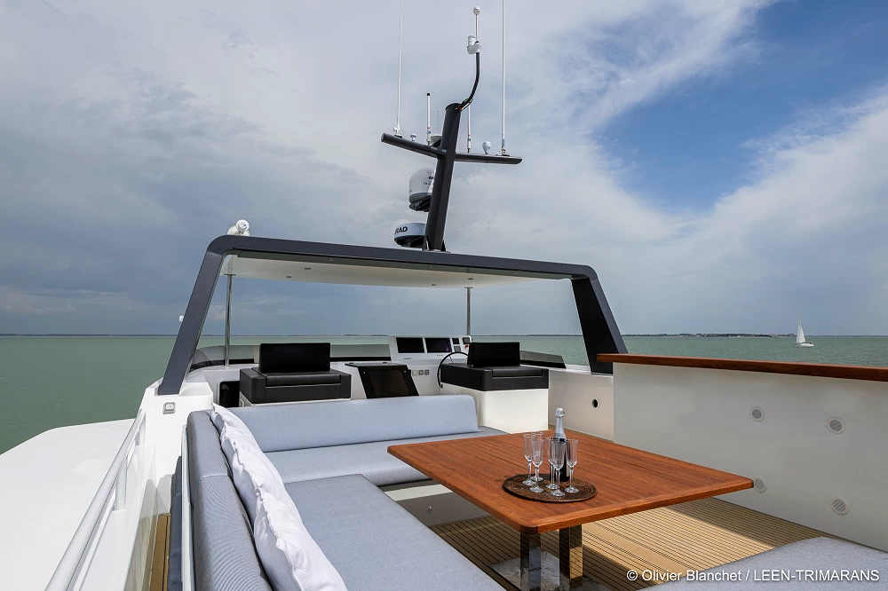 LEEN 72 Hybrid Power Yacht Long Range Cruiser