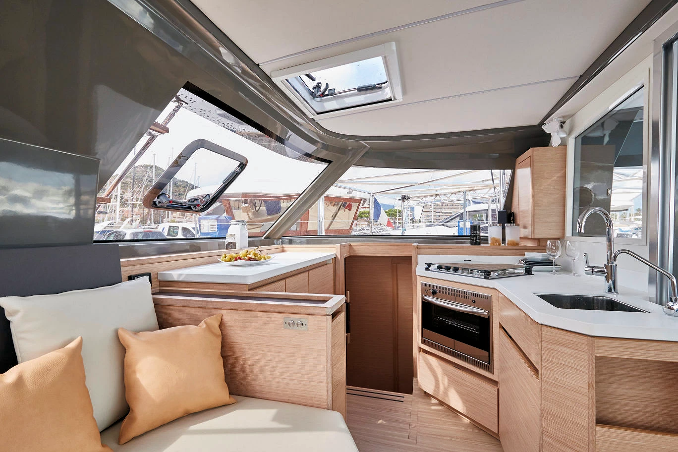 Nautitech 40 sailing multihull